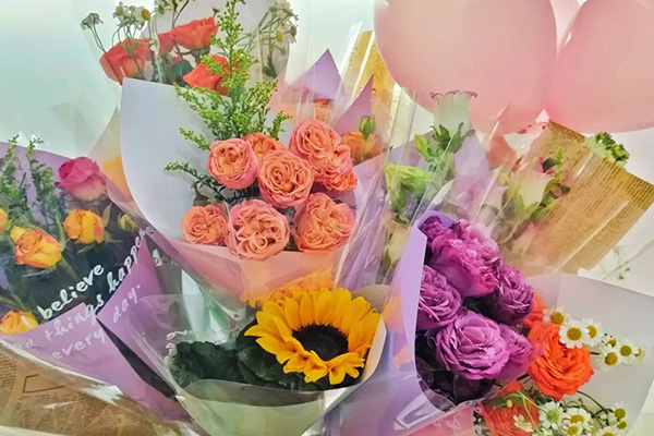女神節(jié)丨祝你向陽(yáng)而生，光芒萬(wàn)丈！